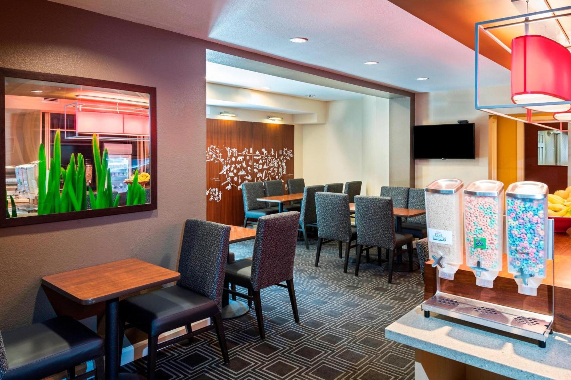 Towneplace Suites By Marriott Atlanta Kennesaw Bagian luar foto