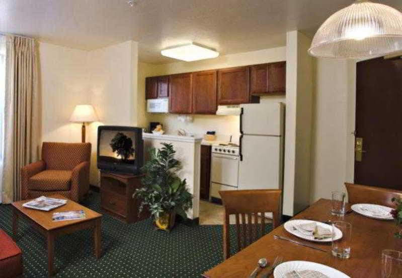 Towneplace Suites By Marriott Atlanta Kennesaw Bagian luar foto